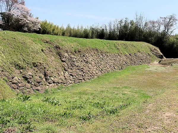 Moriyama Castle (守山城)