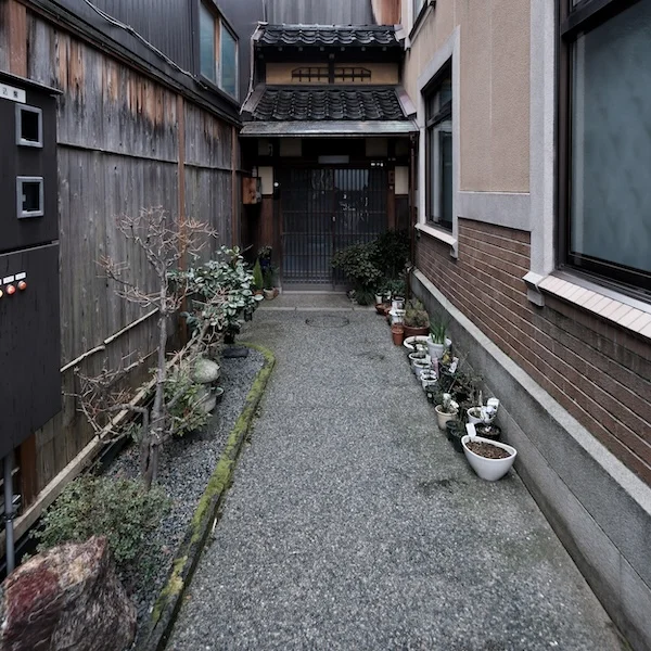 narrow.webp