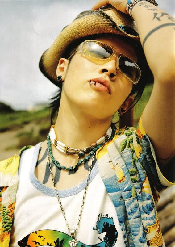 neogenesisautumn05miyavi64tk_origin-1.webp