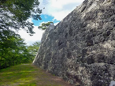 Nihonmatsu Castle (二本松城)