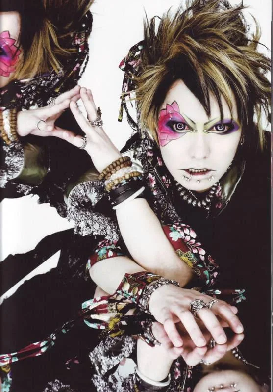 PhotobookNaitoGianism18-1.webp