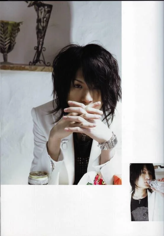 PhotobookNaitoGianism37-1.webp
