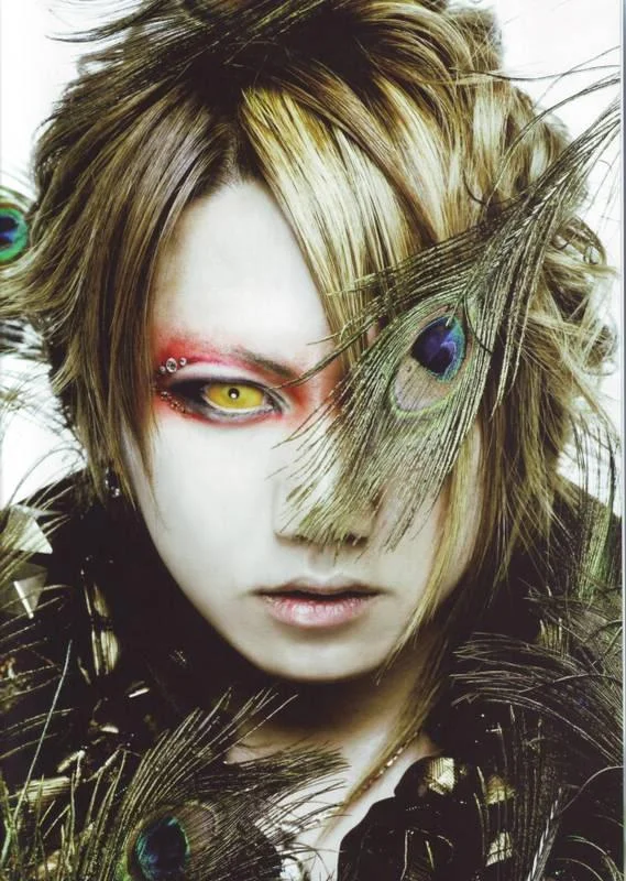 PhotobookNaitoGianism4-1.webp