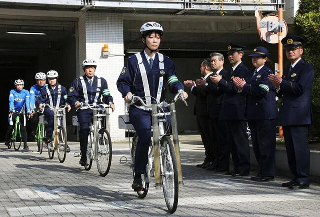 police-bicycle-helmet.webp