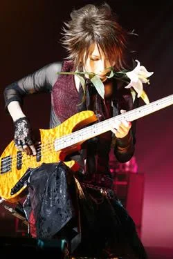 saga20-1.webp
