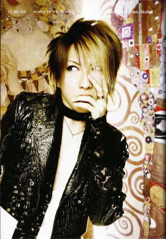 saga25-1.webp