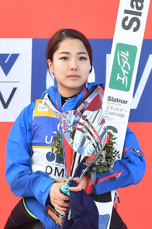 sara-takanashi.jpg