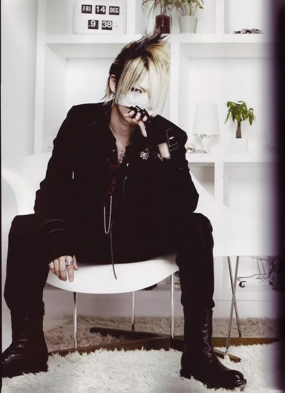 ShoxxBisFeb15-1.webp