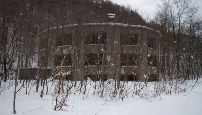 The-Creepy-Round-Schoolhouse-at-Bibai.webp