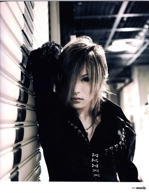 TheGazetteHyenaphotoshoot-1.webp