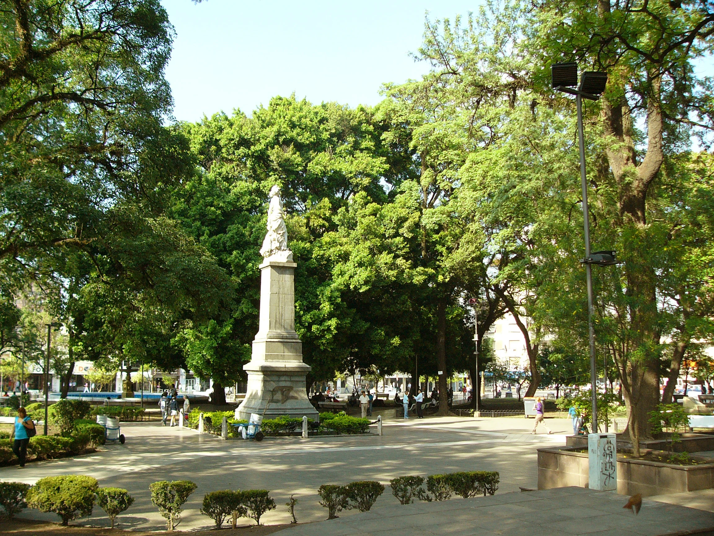 Tucuman-PlazaIndependencia1.webp