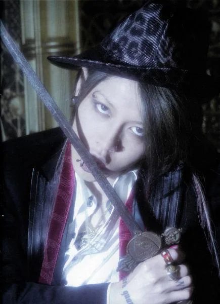 vampiremeevs10shoxxoct06zn2-1.webp