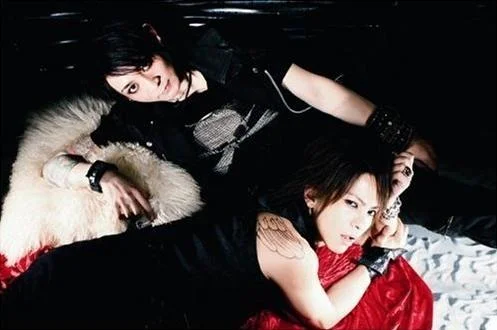 VAMPSloveaddictpromo-1.webp