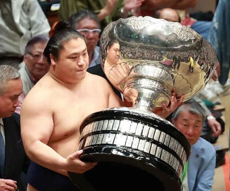 Wakatakakage