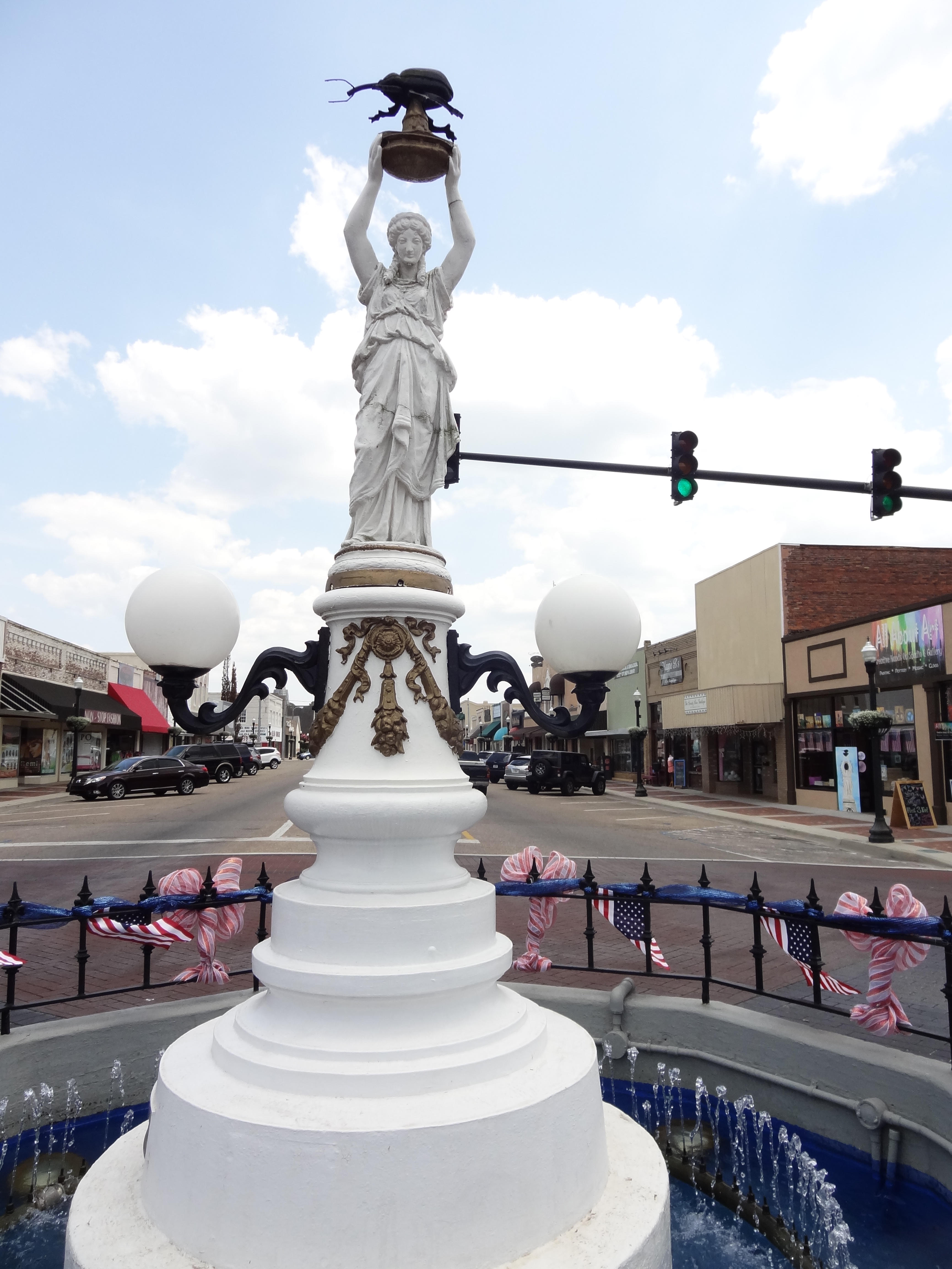 Weevil_monument.jpg