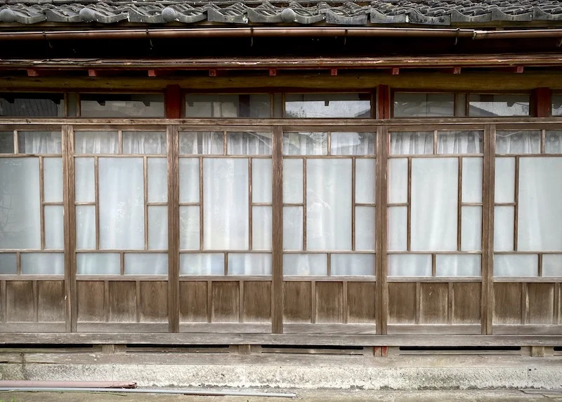 windows-wood.webp