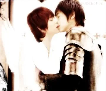 Xiahandyunhokissing-1.webp
