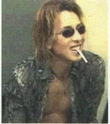 yoshiki28grande-1.webp