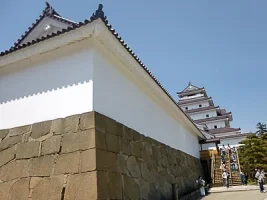 aizu-wakamatsu-castle-14.webp