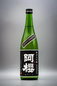 Azakura Junmai Daiginjo Betsuatsurae Fukuhibiki (阿櫻 純米大吟醸別誂 ふくひびき) Azakura Junmai Daiginjo Betsuatsurae Fukuhibiki (阿櫻 純米大吟醸別誂 ふくひびき)