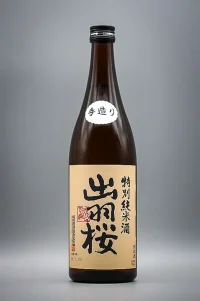 Dewazakura Tokubetsu Junmai Tezukuri (出羽桜 特別純米 手造り)