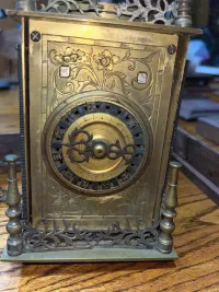 japanese-lantern-clock-03.webp