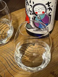 Hanahato Chikaraippai Ima o Saku Junmai Ginjō