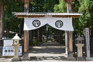 uesugi-mausoleum-yonezawa-01.webp