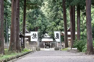 uesugi-mausoleum-yonezawa-02.webp