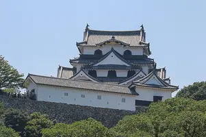 hikone-castle.webp