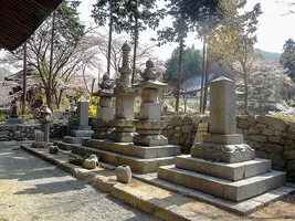 grave-of-takeda-katsuyori.webp