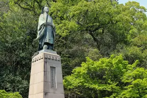 statue-of-hisamitsu.webp