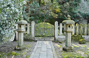tomb-of-minamoto-no-yoshimitsu.webp