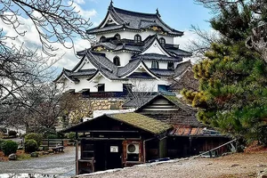 hikone-castle.webp