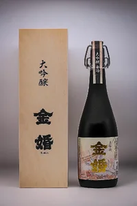 Toshimaya Kinkon Daiginjo (豊島屋本店 金婚 大吟醸) Toshimaya Kinkon Daiginjo (豊島屋本店 金婚 大吟醸)