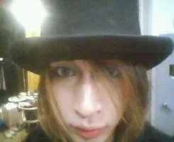 Karyu as Willy  wonka .webp