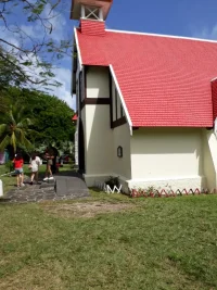 eglise rouge.webp