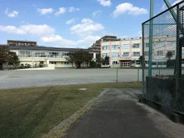 800px-Adachi_Nakashimane_Elementary_School_07.webp