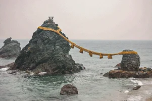 meoto-iwa.webp