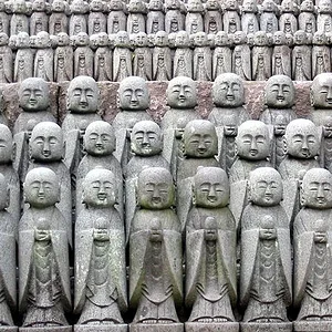 Jizoo statuettes