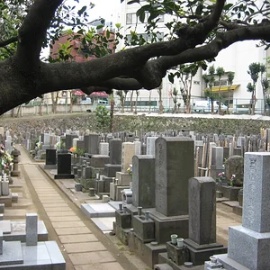 Cemetery_Roppongi2