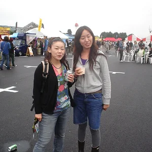 2 GILRS POSING at NAGISHA MUSIC FESTIVAL IN TOKYO