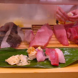 Sushi close