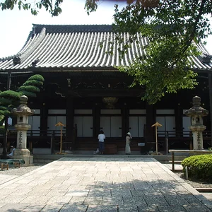 lovely quiet temple in kyoto