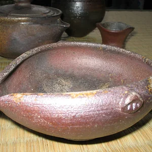 "Sanpouyaki" tea ceremony ware