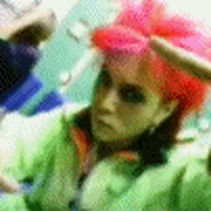 th_hidekiss0az.gif