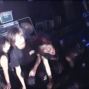 backstage_watching Alice9.jpg