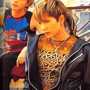 gackt hide.jpg