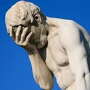 Paris_Tuileries_Garden_Facepalm_statue.jpg