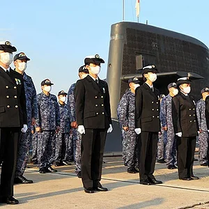 japanese-female-submarine-officers.jpg